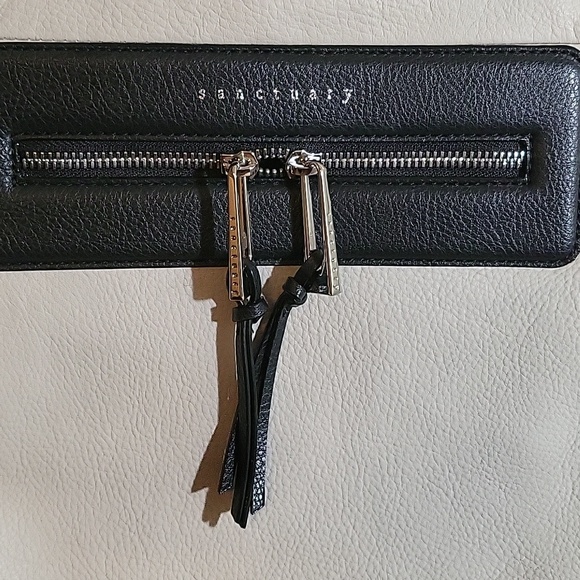 Leather Santuary bag. Black, and bone, two colours. 11x11. - Picture 2 of 8